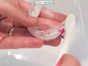 Vệ sinh hàm duy trì bằng kem đánh răng còn giữ cho hơi thở của bạn luôn tươi mát
