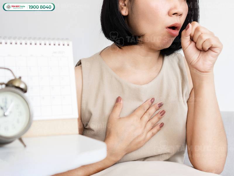 Các giọt nhỏ bắn ra khi ho có thể gây lây nhiễm chéo