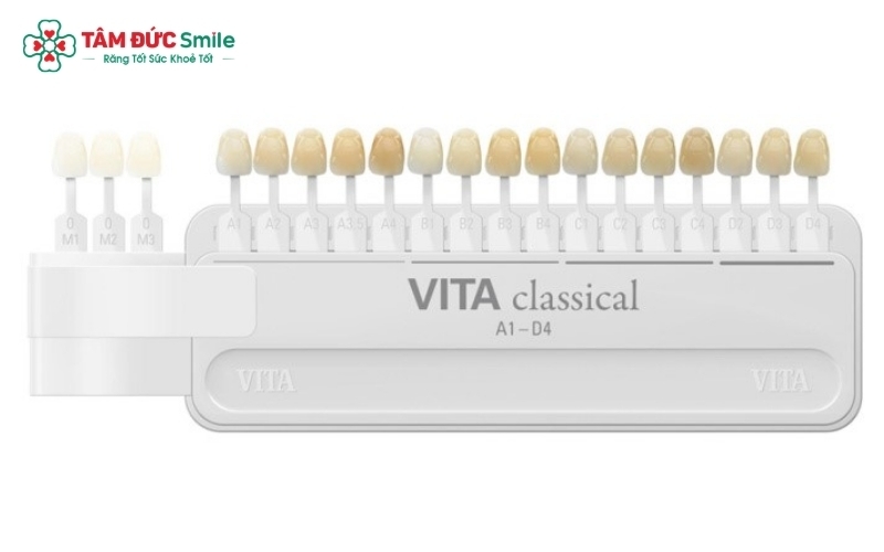 Tại Nha khoa Tâm Đức Smile, khách hàng được tư vấn chọn màu răng sứ Cercon dựa trên màu da, màu môi và các răng tự nhiên kế cận.