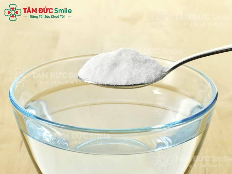 Tần suất súc miệng với nước muối lý tưởng sẽ là 1 - 2 lần mỗi ngày