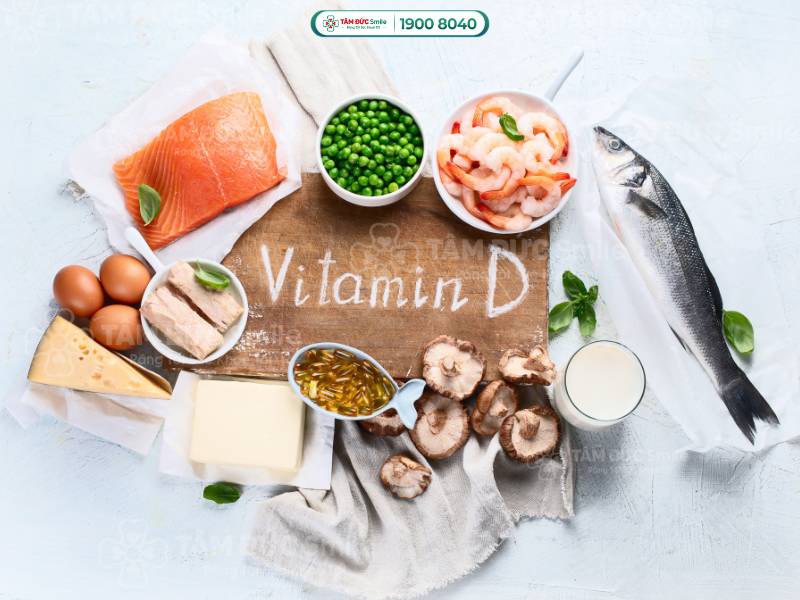 Cá béo, lòng đỏ trứng, sữa và thực phẩm tăng cường vi chất là những nguồn bổ sung vitamin D phổ biến.