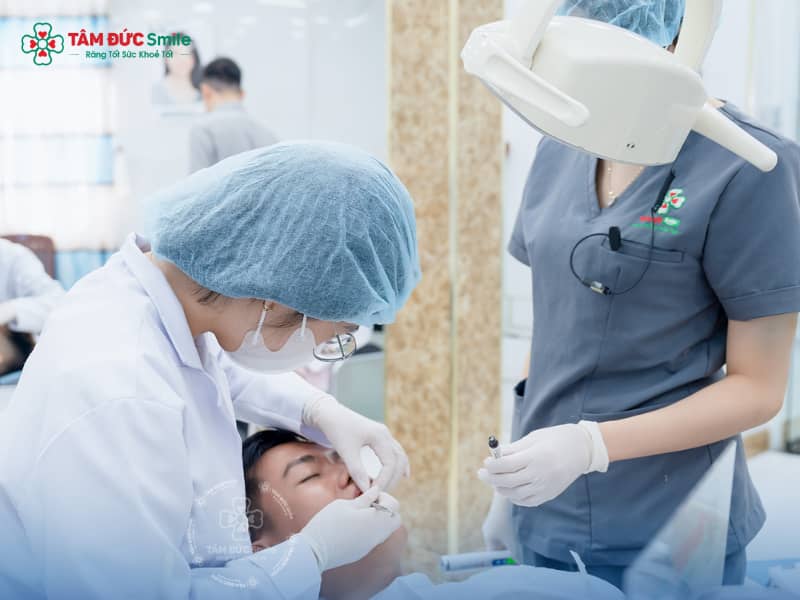 Niềng răng Bà Rịa mắc cài kim loại, sứ, Invisalign – Nha khoa Tâm Đức Smile