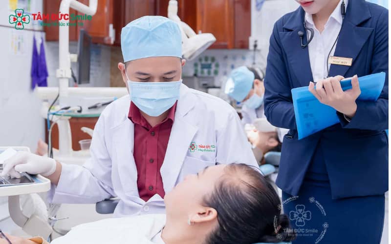 Sâu răng nặng dẫn đến thủng răng có thể làm bệnh nhân đau nhức thường xuyên, ngay cả khi không ăn nhai, theo nhận định của bác sĩ