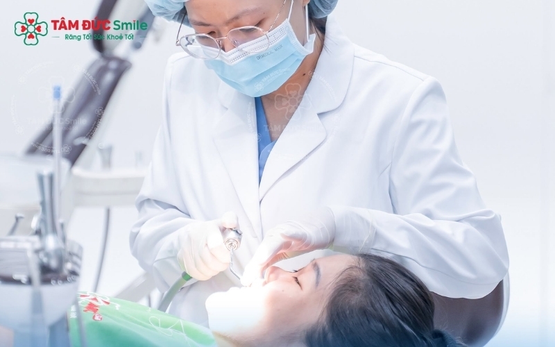 Quy trình 5 bước bọc răng sứ chuẩn nha khoa tại Tâm Đức Smile, đảm bảo tính chính xác và thẩm mỹ cao nhất