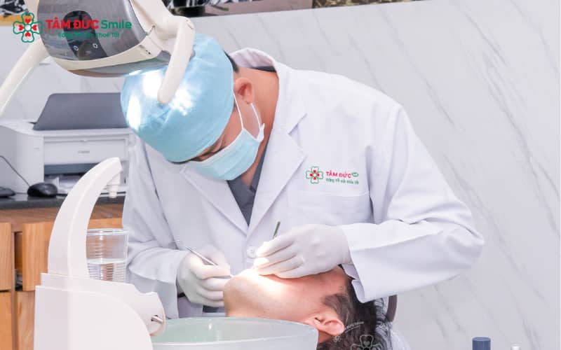 Để cạo cao răng đúng cách và an toàn, bạn nên đến các phòng khám nha khoa chất lượng cao