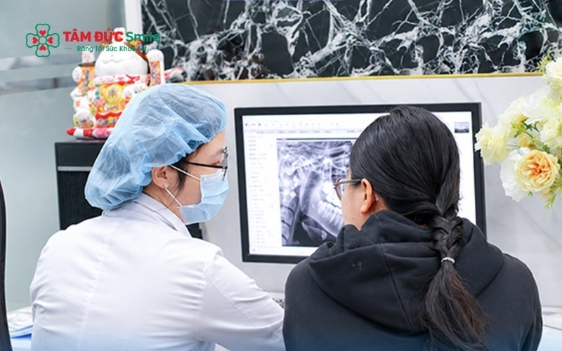 Tuân thủ hướng dẫn chăm sóc sau nhổ răng như chườm lạnh, dùng thuốc đúng liều và chế độ ăn mềm sẽ giúp vết thương mau lành và giảm thiểu sưng đau hiệu quả.
