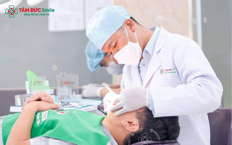Nếu phát hiện dấu hiệu đen, xỉn hoặc viêm, bác sĩ sẽ tư vấn phương án đánh bóng, 