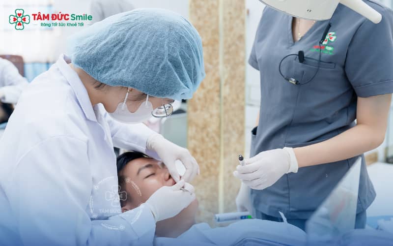 Nha khoa Tâm Đức Smile sở hữu đội ngũ bác sĩ phục hình chuyên sâu và công nghệ CAD/CAM cho độ khít sát tối đa
