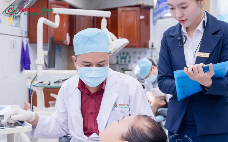 Thay răng sứ lần 2 giúp ngăn viêm nướu, hạn chế sâu răng, đồng thời cải thiện thẩm mỹ và khớp cắn