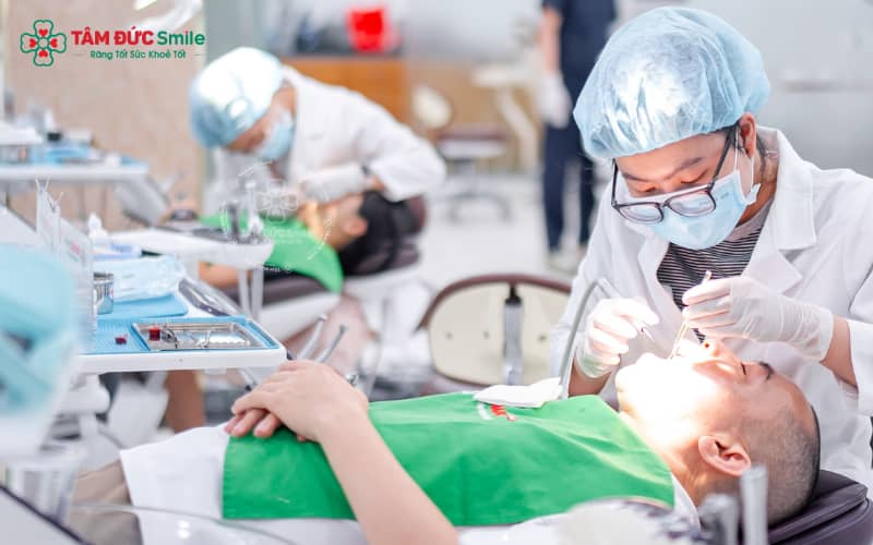 Bọc răng sứ kim loại tại Nha khoa Tâm Đức Smile được thực hiện theo quy trình chuẩn y khoa, đảm bảo an toàn và độ bền cao