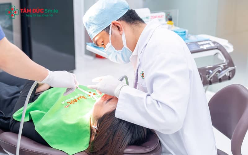 Ba phương pháp phục hình phổ biến gồm Implant, cầu răng sứ và hàm tháo lắp — mỗi phương pháp phù hợp tình trạng mất răng khác nhau
