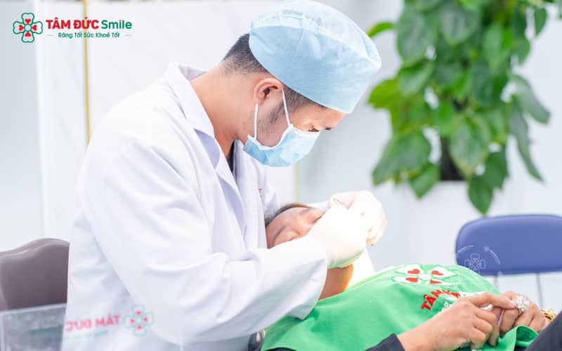 Hiện nay, răng khểnh có thể được tạo hình bằng nhiều phương pháp nha khoa khác nhau, tùy nhu cầu thẩm mỹ và tình trạng răng của mỗi người