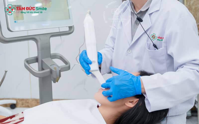 Nha khoa Tâm Đức Smile tư vấn thẩm mỹ răng khểnh cá nhân hóa, hướng đến nụ cười hài hòa và an toàn lâu dài