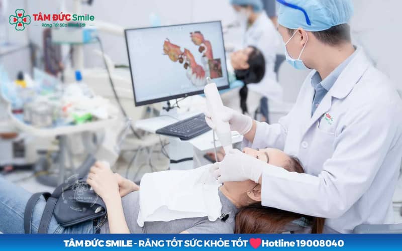 Ba phương pháp phục hình răng vĩnh viễn gồm Implant, cầu răng sứ và hàm tháo lắp. Implant mang lại hiệu quả bền vững và tự nhiên nhất