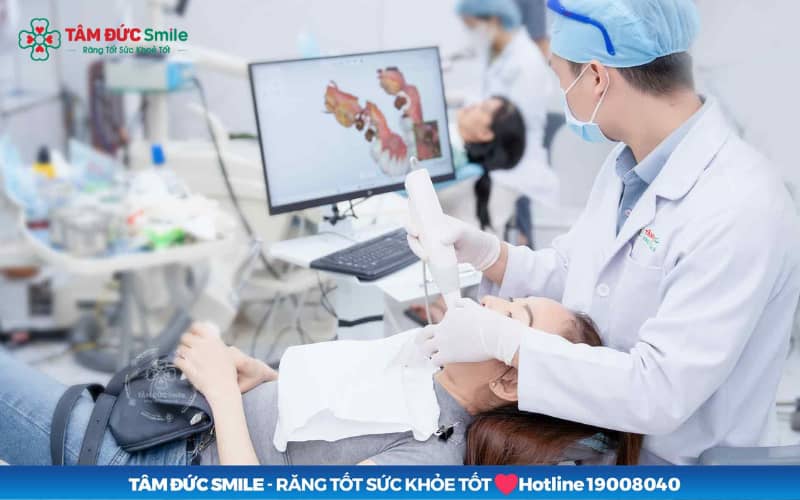 Khi răng số 6 bị sâu vỡ lớn và hoại tử tủy, người bệnh cần điều trị tủy kịp thời