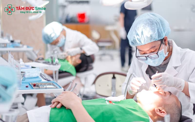 Nha khoa Tâm Đức Smile ứng dụng quy trình chuẩn y khoa, veneer chính hãng và bác sĩ chuyên sâu, cam kết bảo tồn răng thật tối đa