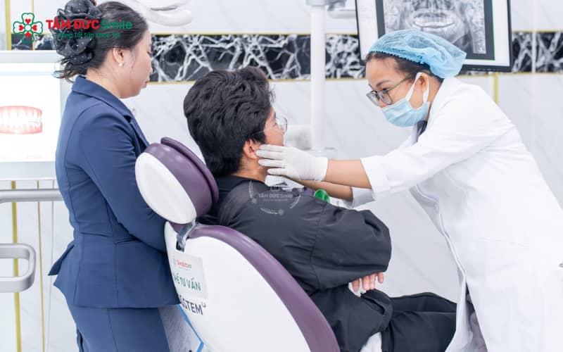 Hiện nay, trồng răng số 6 bằng Implant được đánh giá cao nhờ khả năng phục hồi ăn nhai và độ bền lâu dài.