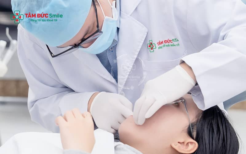 Chỉnh nha giúp sắp xếp lại vị trí răng, cải thiện thẩm mỹ và chức năng ăn nhai cho người có răng trâu