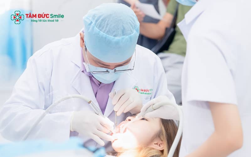 Quy trình niềng răng hô tại Nha khoa Tâm Đức Smile được thực hiện bài bản từ thăm khám, lập phác đồ cá nhân hóa đến theo dõi và duy trì kết quả lâu dài
