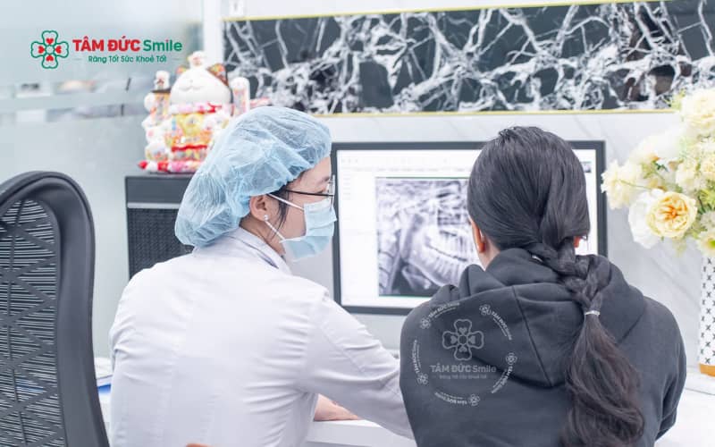Chăm sóc răng miệng đúng cách mỗi ngày là yếu tố quan trọng giúp ngăn ngừa cao răng và hạn chế răng ố vàng tái phát