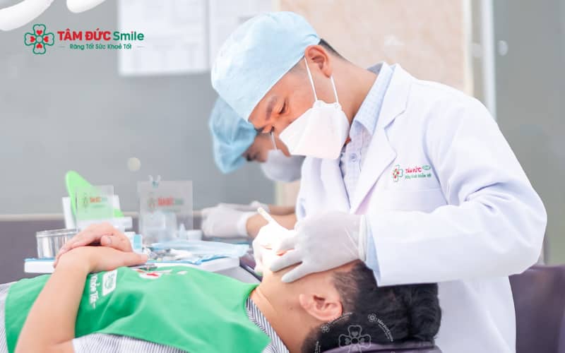 Răng số 5 dễ gặp các vấn đề như sâu răng, viêm tủy hoặc mất răng nếu không được chăm sóc và điều trị kịp thời.