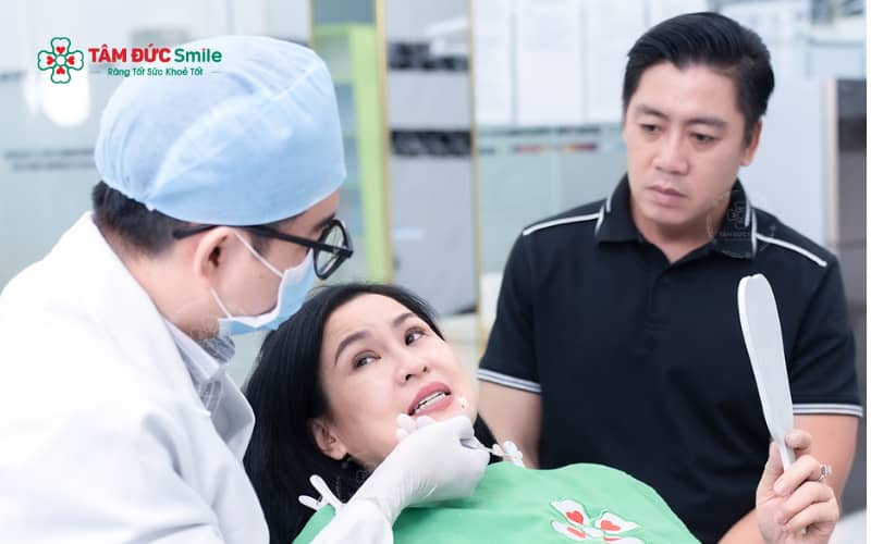 Thời gian bảo hành răng sứ phụ thuộc vào loại răng sứ, có thể dao động từ vài năm đến hơn 10 năm nếu đáp ứng đầy đủ điều kiện bảo hành