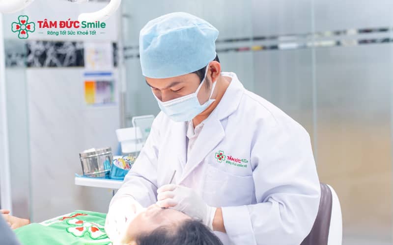Răng khôn mọc lệch, mọc ngầm hoặc gây viêm nhiễm là những trường hợp nên áp dụng công nghệ nhổ răng hiện đại.