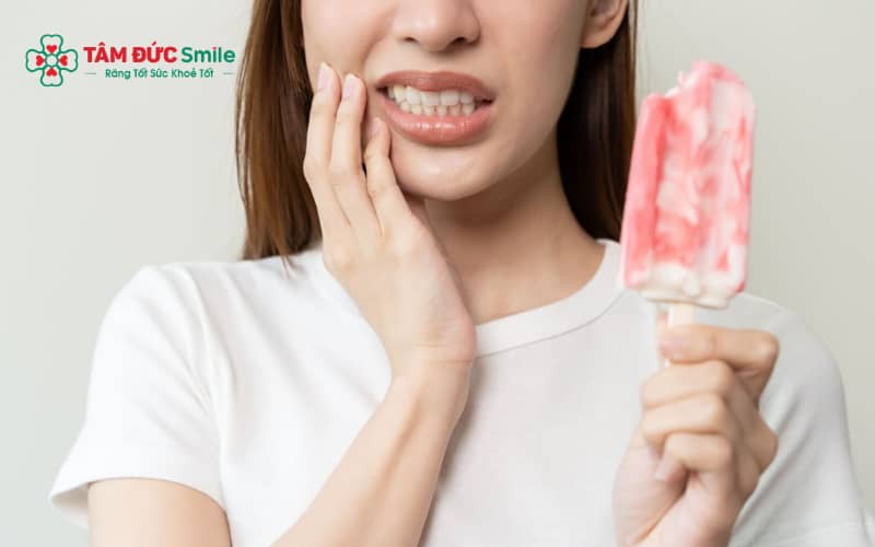 Răng nhạy cảm ảnh hưởng ăn uống, sinh hoạt, dễ viêm tủy và tăng nguy cơ sâu răng