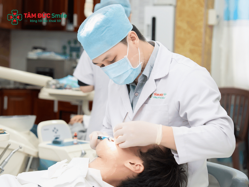 Chi phí trám răng thưa phụ thuộc vào vật liệu sử dụng, số lượng răng và tình trạng răng miệng