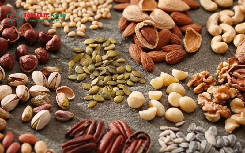 Các thực phẩm cứng, dai, quá nóng lạnh hoặc chứa nhiều đường có thể ảnh hưởng đến răng sau khi lấy tủy.
