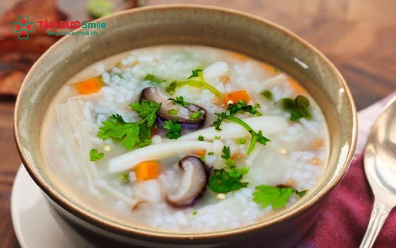 Thực phẩm mềm, dễ tiêu giúp giảm áp lực lên răng và hỗ trợ quá trình hồi phục sau điều trị tủy.