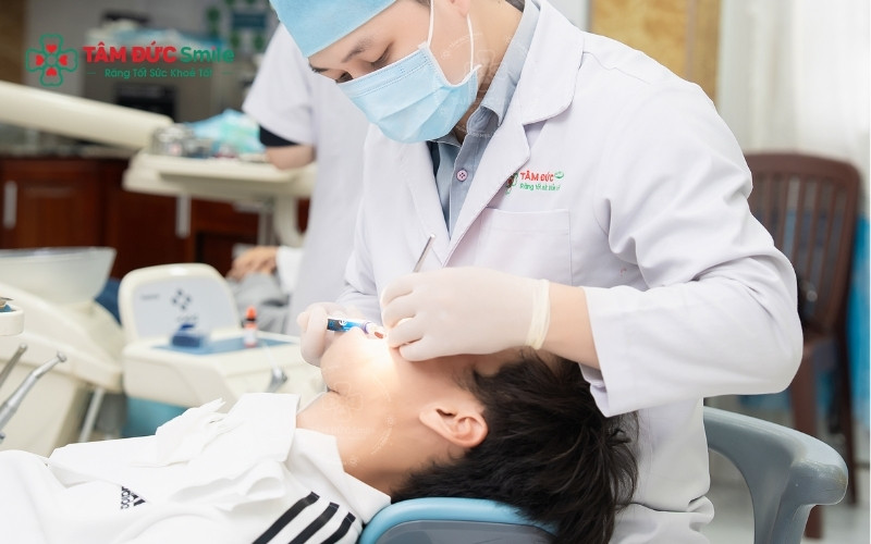 Sau khi lấy tủy răng, việc kiêng đúng cách giúp giảm đau và hạn chế nguy cơ tổn thương răng.