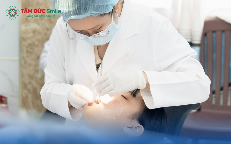 Tại Nha khoa Tâm Đức Smile, mọi tình trạng răng sứ bị cộm đều được xử lý triệt để bằng thiết bị hiện đại và tay nghề bác sĩ chuyên môn cao