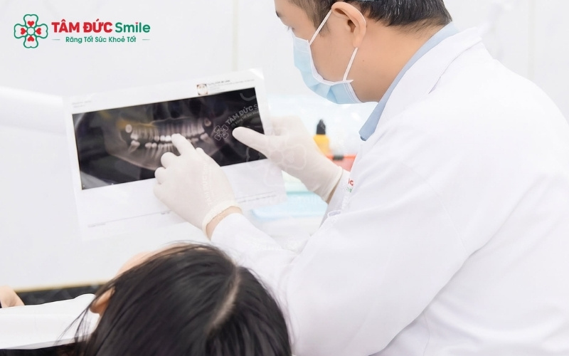 Lựa chọn địa chỉ uy tín như Nha khoa Tâm Đức Smile giúp bạn yên tâm với quy trình bọc sứ chuẩn y khoa, đảm bảo tính thẩm mỹ và độ bền trọn đời.