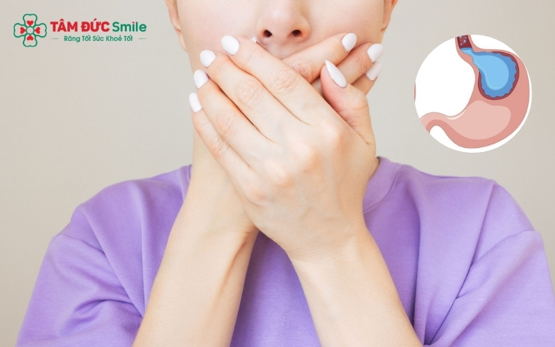 Ngoài vấn đề răng miệng, đắng miệng hôi miệng còn là triệu chứng của bệnh trào ngược dạ dày, suy giảm chức năng gan hoặc tắc nghẽn túi mật.